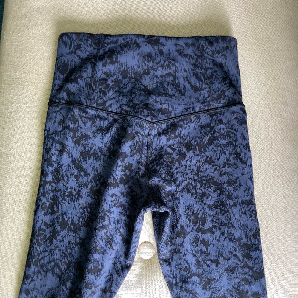 Athleta Bundle Elation Textured Leggings and Scoop Textured Tank Blue S - Picture 5 of 15